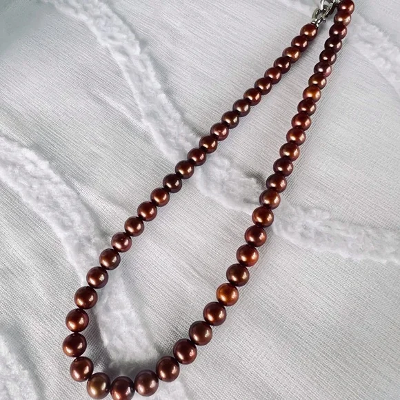 Natural Seawater “Chocolate” Pearl Necklace